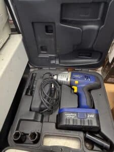 Goodyear-Racing-V-Cordless-Impact-Wrench-Kit-1