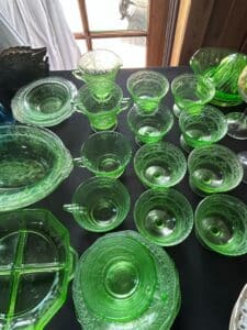 Green-Uranium-Glassware-Set-Federal-Georgian-Love-Bird-Pattern