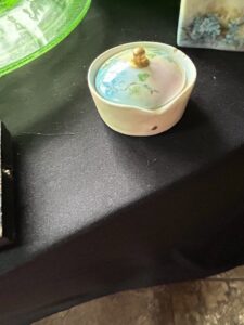 Hand-Painted-Porcelain-Trinket-Box-with-Lid-Limoges-Style