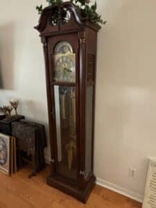 Howard-Miller-Lininger-Grandfather-Clock-1