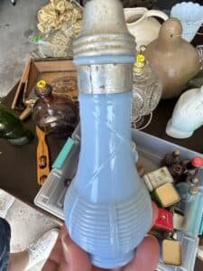 Jeannette-Glass-Delphite-Blue-Basket-Weave-Salt-and-Pepper-Shakers