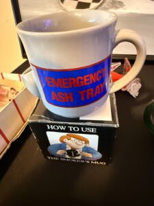 Morrow-The-Smokers-Mug-Emergency-Ashtray-Mug