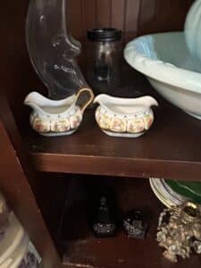 Pair-of-Porcelain-Creamers-with-Pastoral-Scenes