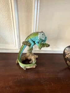 Resin-Iguana-on-Branch-Figurine-1