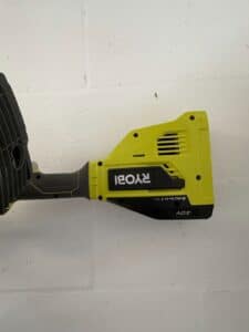 Ryobi-V-Expand-It-Attachment-Capable-String-Trimmer-1