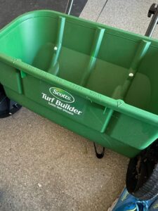 Scotts-Turf-Builder-Classic-Drop-Spreader