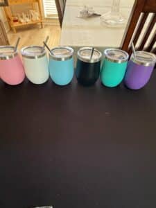Set-of-oz-Insulated-Stemless-Wine-Tumblers-with-Lids-and-Straws-1
