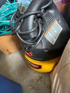 Stinger-Gallon-Wet-or-Dry-Vac-1