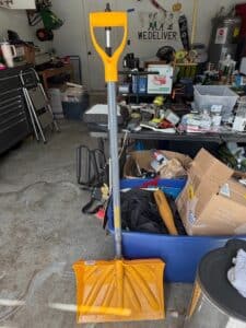 True-Temper-Snow-Shovel-1