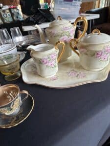 Vintage-Lefton-Heritage-Rose-Porcelain-Tea-Set