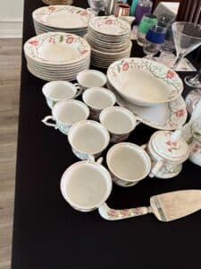 Vintage-Roslyn-China-Sweet-Romance-Floral-Porcelain-Tea-Set-1
