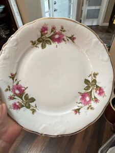 Vintage-Wawel-Poland-Pompadour-Rose-Porcelain-Plate-with-Gilded-Rim