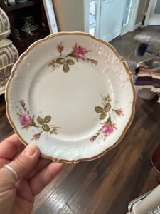 Wawel-Pompadour-Rose-Porcelain-Plate-1