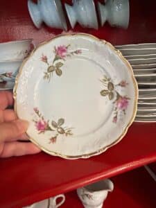 Wawel-Pompadour-Rose-Porcelain-Plate