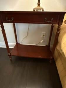 Bombay-Company-Mahogany-Finish-Accent-Table