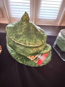 Bordallo-Pinheiro-Green-Cabbage-Leaf-Tureen-and-Platter
