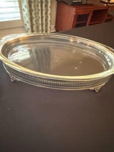 Pyrex-Glass-Casserole-Dish-with-Silver-Plated-Holder