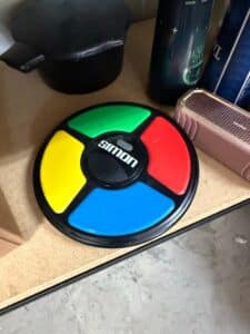 Simon-Says-Electronic-Game-Hasbro-Classic-Toy