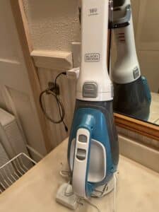 BlackDecker-CHVL-V-MAX-Lithium-Pivot-Hand-Vacuum