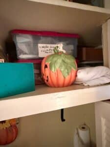 Fitz-and-Floyd-Harvest-Halloween-Pumpkin-Tureen-with-Mouse-Lid