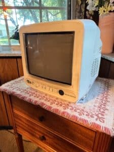 Philips-Magnavox-Retro-Gaming-CRT-TV