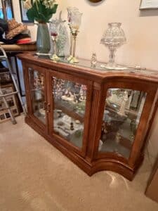 Pulaski-Furniture-Curio-Display-Cabinet
