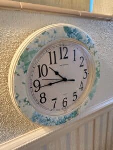 Spartus-Floral-Quartz-Wall-Clock