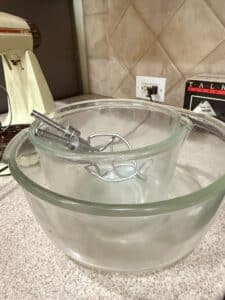 Vintage-Sunbeam-Mixmaster-Stand-Mixer-third-image