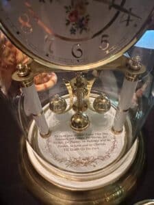 Angelus-Anniversary-Clock-with-Wedding-Inscription-second-image
