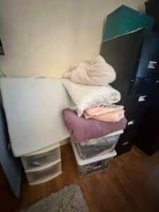 Assorted-Household-Linens-and-Plastic-Storage-Lot