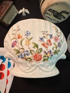 Aynsley-Cottage-Garden-Shell-Vase
