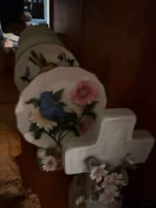 Heritage-House-D-Porcelain-Bird-Plates-and-Floral-Cross