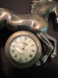 Karado-Horse-Figural-Quartz-Desk-Clock-second-image