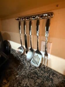 Kitchen-Utensil-Set-with-Wall-Mounted-Rack