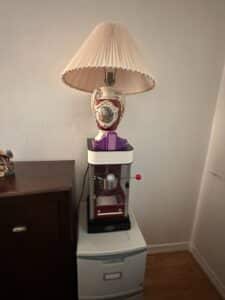 Nostalgia-Electrics-Hollywood-Series-Popcorn-Maker-and-Porcelain-Urn-Table-Lamp