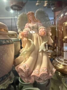 Roman-Seraphim-Classics-Angel-Figurine-B