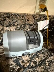 Smiths-Electric-Knife-Sharpener