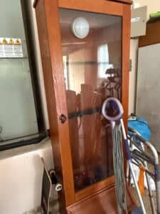 Traditional-Oak-Gun-Cabinet