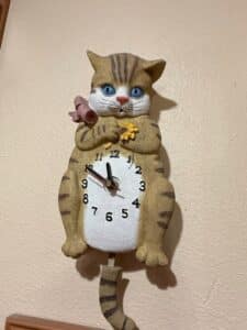 Vintage-Cat-Wall-Clock-with-Pendulum