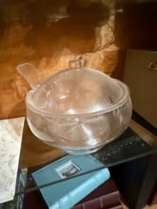 Vintage-Clear-Acrylic-or-Lucite-Serving-Bowl-with-Lid-and-Ladle