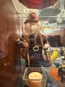 Vintage-Fisherman-Santa-Claus-Figurine