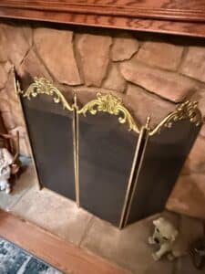 Vintage-French-Style-Three-Panel-Brass-and-Mesh-Fireplace-Screen