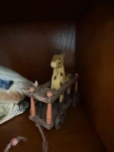 Vintage-Hand-Carved-Wooden-Giraffe-Circus-Wagon-Pull-Toy