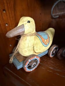 Vintage-Hand-Carved-Wooden-Pull-Toy-Duck