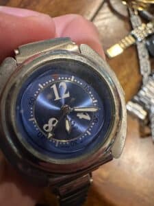 Vintage-Japanese-Quartz-Fashion-Wristwatch