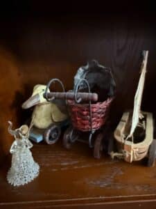 Vintage-Miniature-Folk-Art-Collection
