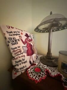 Vintage-Style-Metal-Table-Lamp-and-Decorative-Friendship-Throw-Pillow