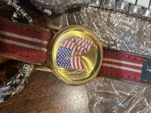 Vintage-Valdawn-American-Flag-Quartz-Wristwatch