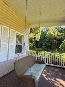 Wicker-Porch-Swing