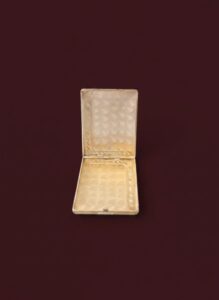Art-Nouveau-Floral-Tree-Etched-Card-Case-by-Elgin-American-third-image